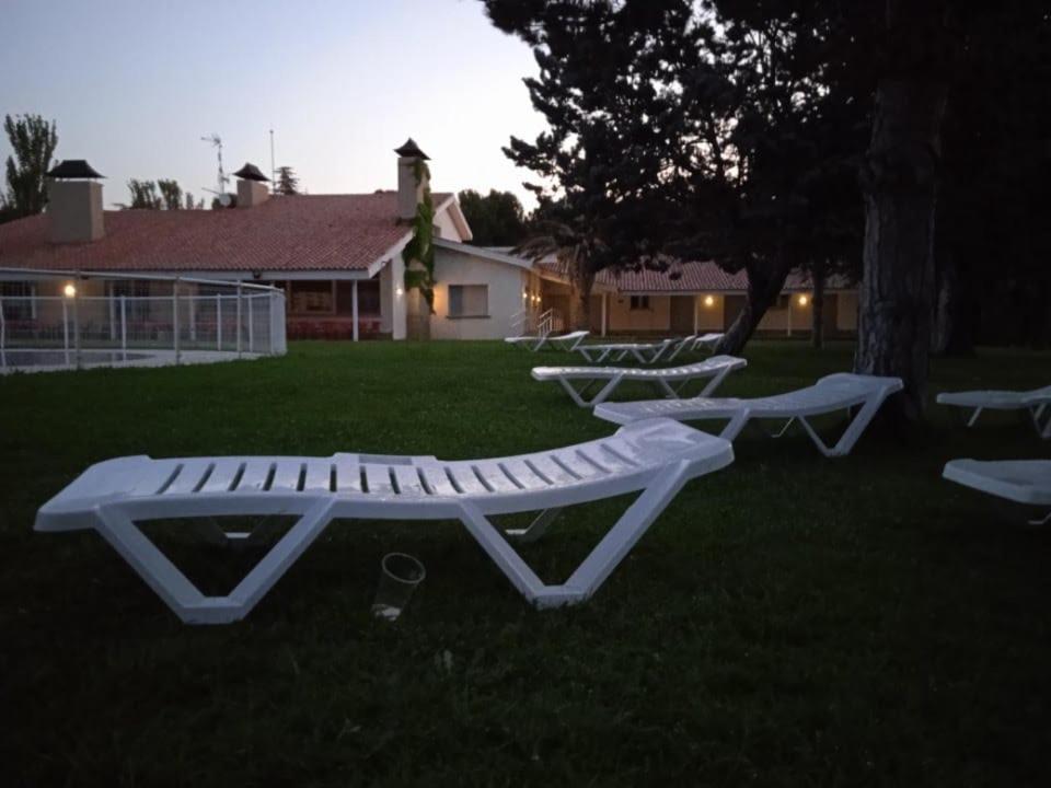 Albergue Zaragoza Camping Exterior photo
