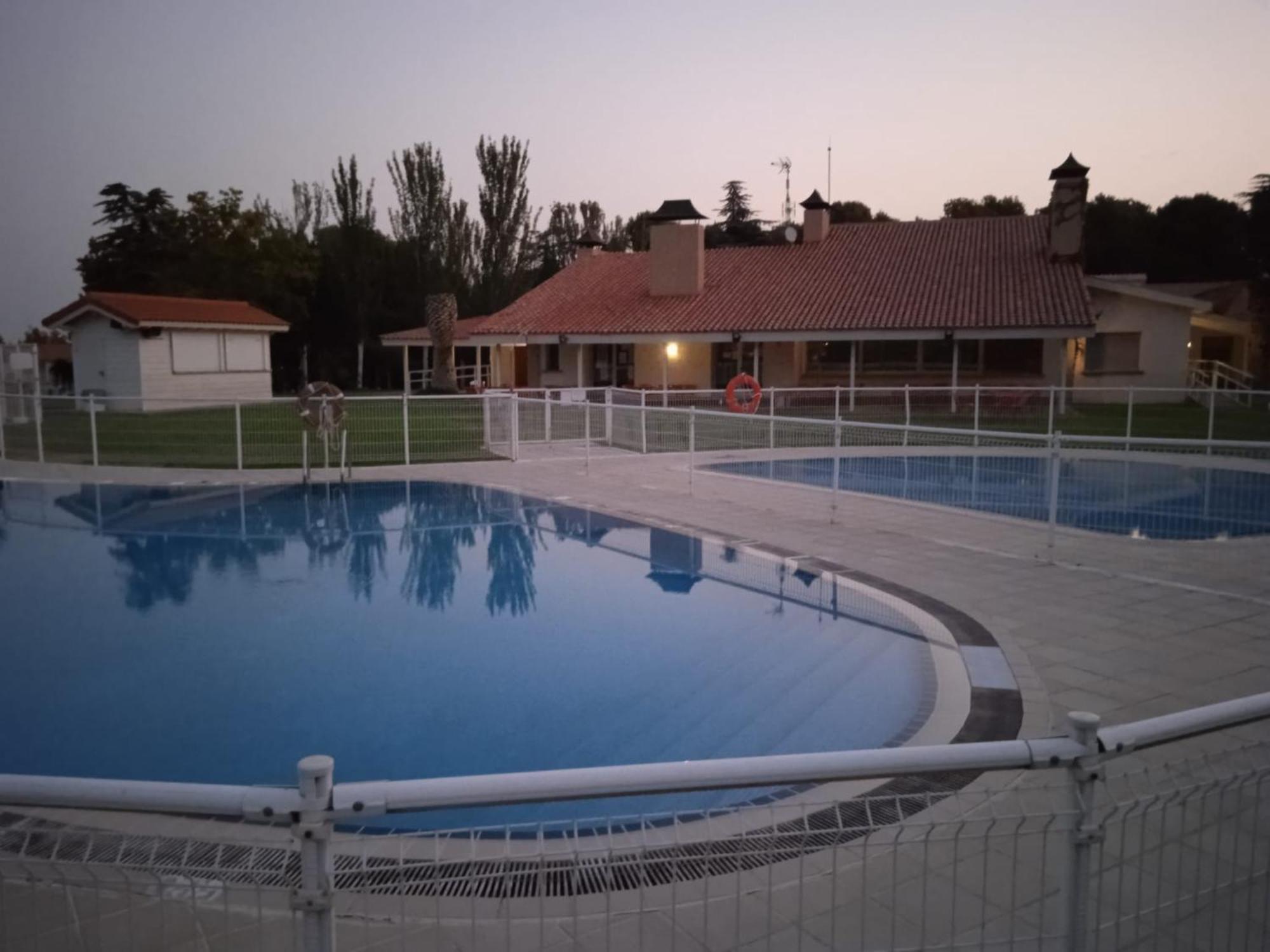 Albergue Zaragoza Camping Exterior photo
